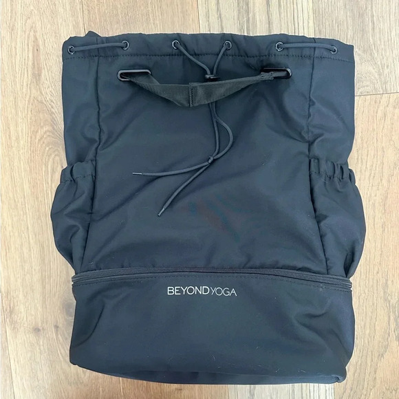 Beyond Yoga Gym Bag New Drawstring Black Convertible Bag - Picture 3 of 8